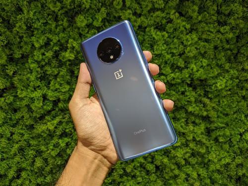 泄漏的渲染展示了OnePlus  8 Lite