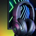 深V3X游戏耳机的Razer Kraken触角采用了轻量化设计