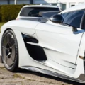 KoenigseggJeskoAbsolut在野外看起来像300MPH